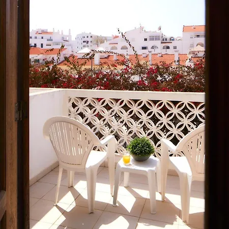 In - Old Town * Αλμπουφέιρα