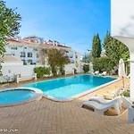 In - Old Town * אלבופיירה