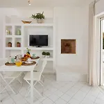 In - Old Town * אלבופיירה